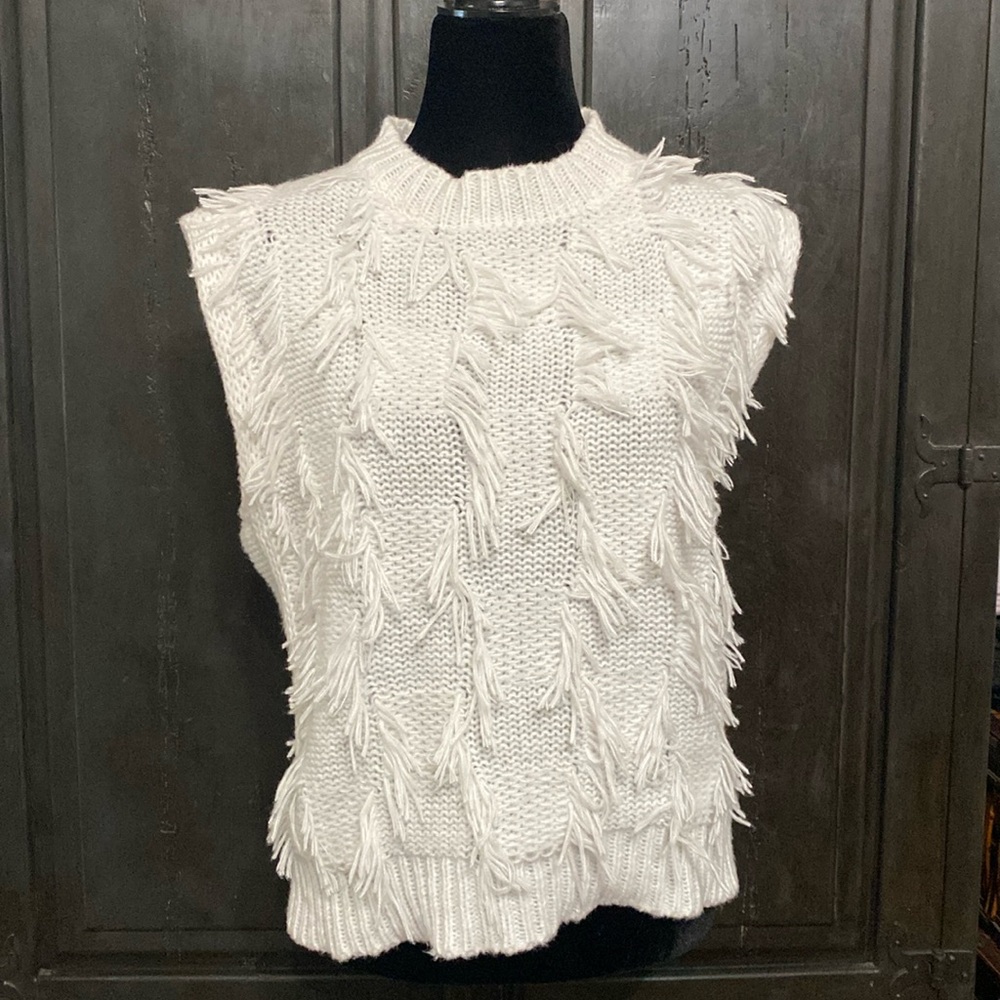 SHEIN White sleeveless sweater vest with bag - Size medium